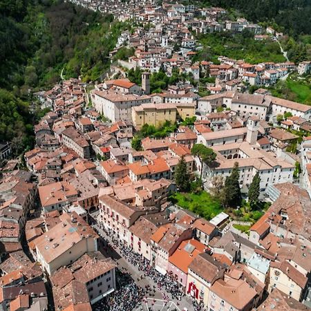 Appartamento Luzzi Tagliacozzo Exterior photo